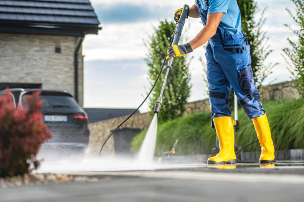 Best Fence Cleaning  in Hartland, WI